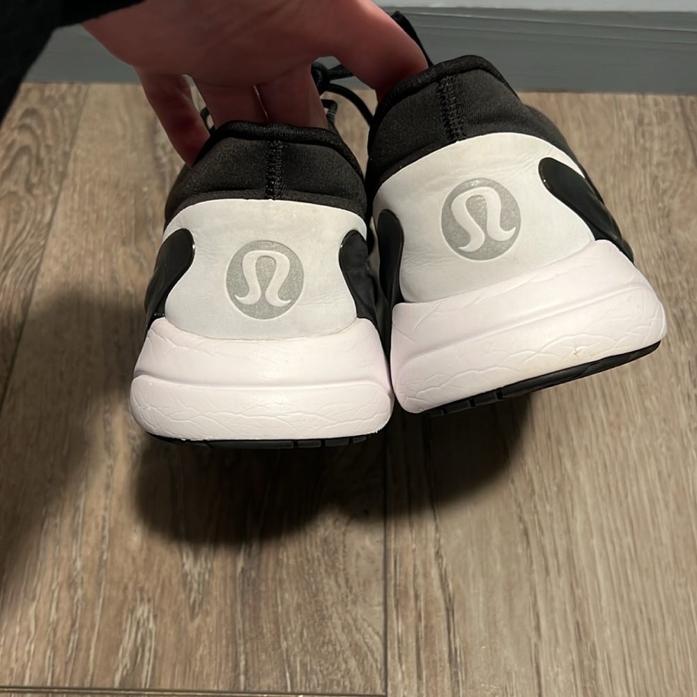 Lululemon Blissful Running Shoe size 11 - Picture 8 of 16